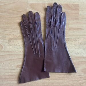 Vintage brown leather gloves
